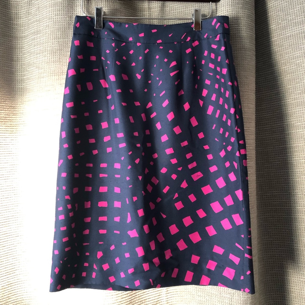 Trina Turk skirt. Navy blue and fushia. Size 4.